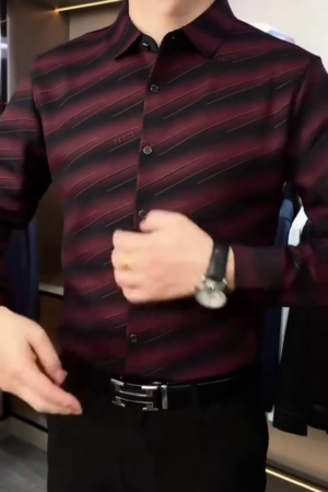 Men Navy Blue & Maroon Slim Fit Striped Casual Shirt